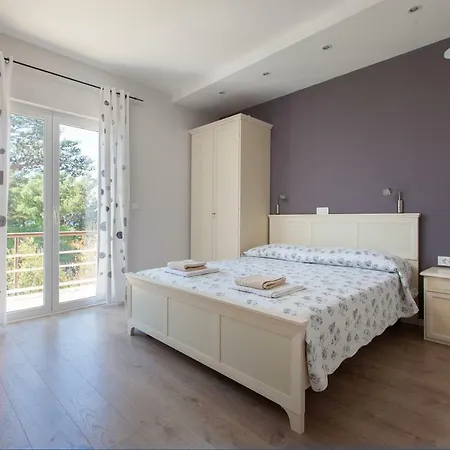 Agneza Konukevi 3*