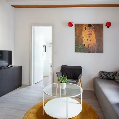 ゲストハウス Agneza 3*